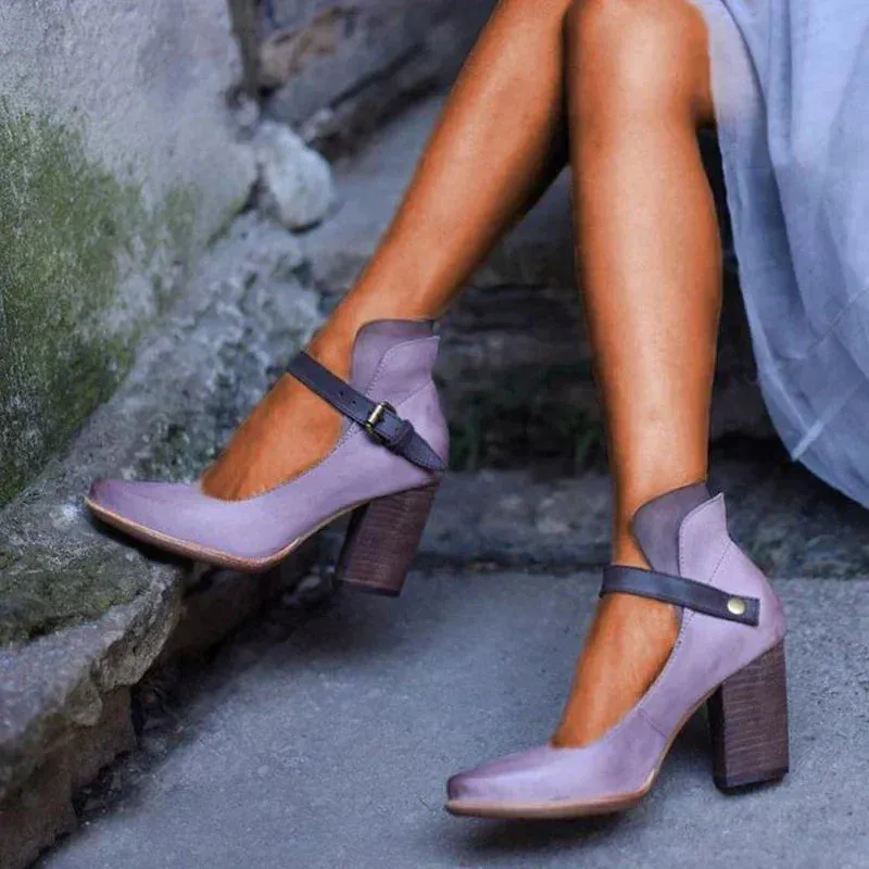 Block Heel Sandals with Ankle Strap and Modern Silhouette
