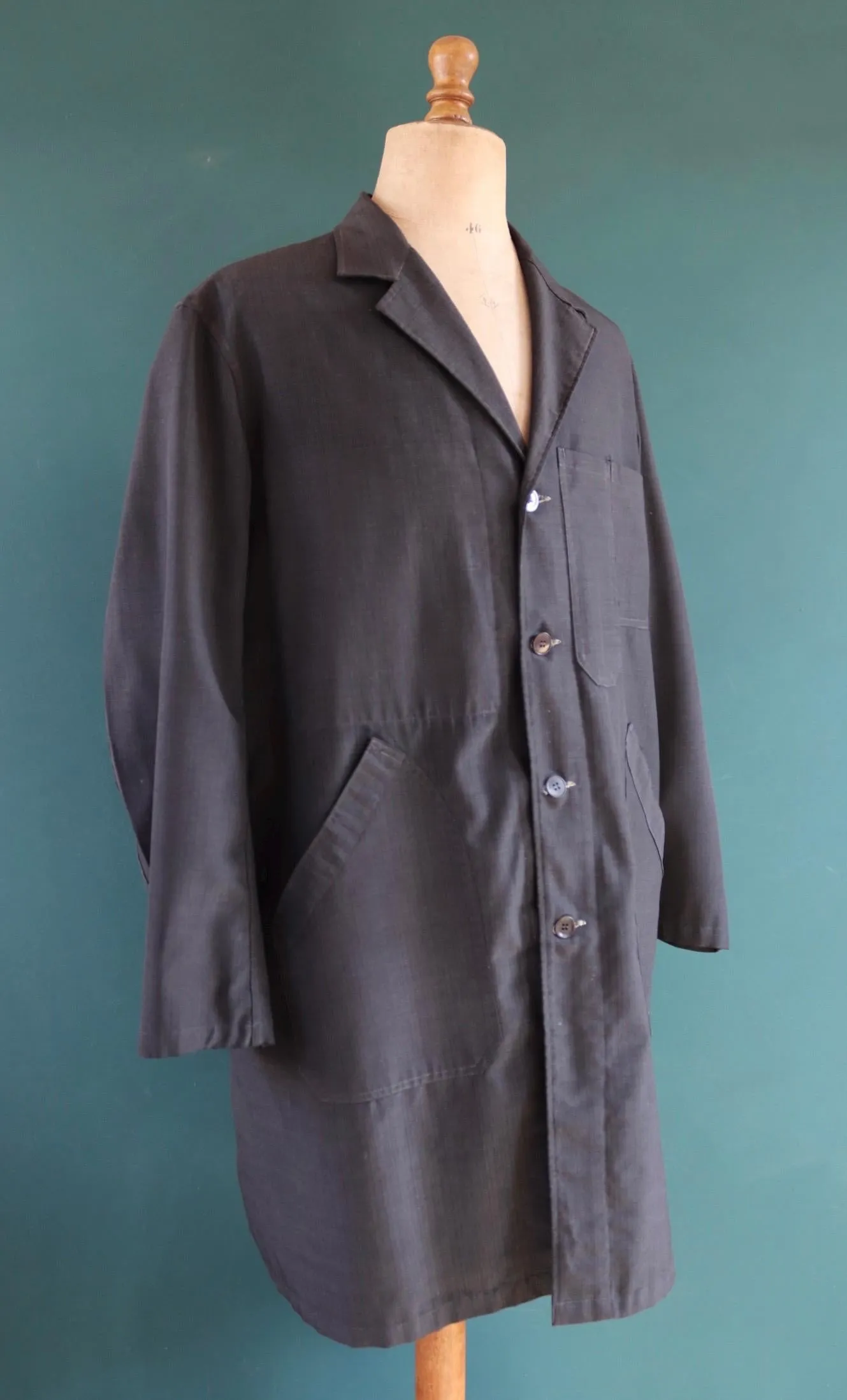 Vintage French workwear duster jacket - 1950s 60s Vetra black factory coat - 50” chest - maquignon